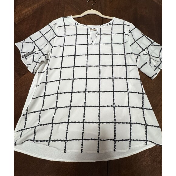 Van Heusen Tops - VAN HEUSEN Women’s Black and White Blouse Shirt Size L Short Sleeve